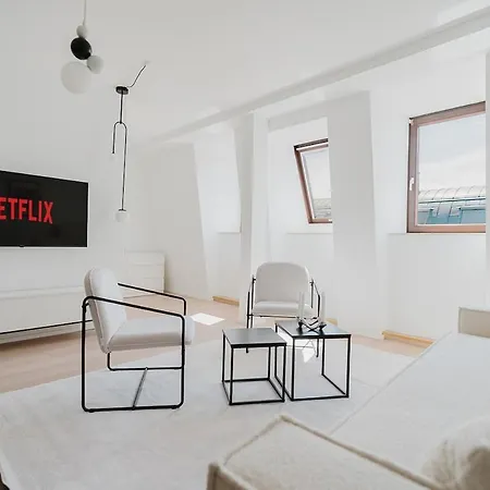 3 Bedroom Penthouse - Whirlpool - Zentral - Kueche - Wifi - Kaffee - Geraeumig - Terrasse - Parkhaus *