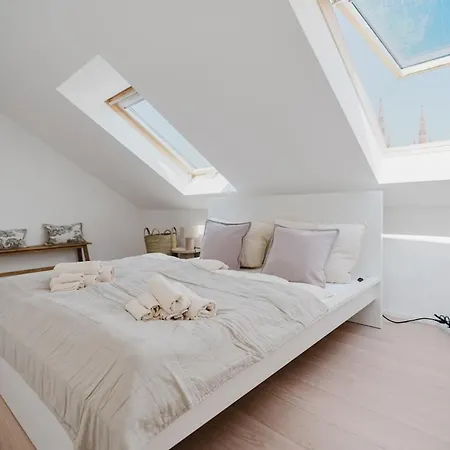 Apartment 3 Bedroom Penthouse - Whirlpool - Zentral - Kueche - Wifi - Kaffee - Geraeumig - Terrasse - Parkhaus *