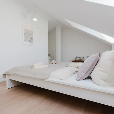 Apartman 3 Bedroom Penthouse - Whirlpool - Zentral - Kueche - Wifi - Kaffee - Geraeumig - Terrasse - Parkhaus