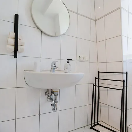 3 Bedroom Penthouse - Whirlpool - Zentral - Kueche - Wifi - Kaffee - Geraeumig - Terrasse - Parkhaus Apartman Wiesbaden
