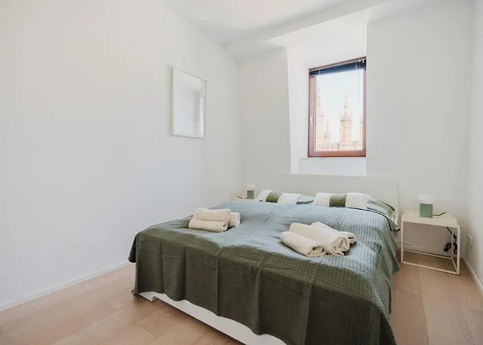 3 Bedroom Penthouse - Whirlpool - Zentral - Kueche - Wifi - Kaffee - Geraeumig - Terrasse - Parkhaus * Wiesbaden