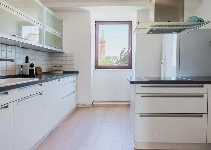 3 Bedroom Penthouse - Whirlpool - Zentral - Kueche - Wifi - Kaffee - Geraeumig - Terrasse - Parkhaus Wiesbaden