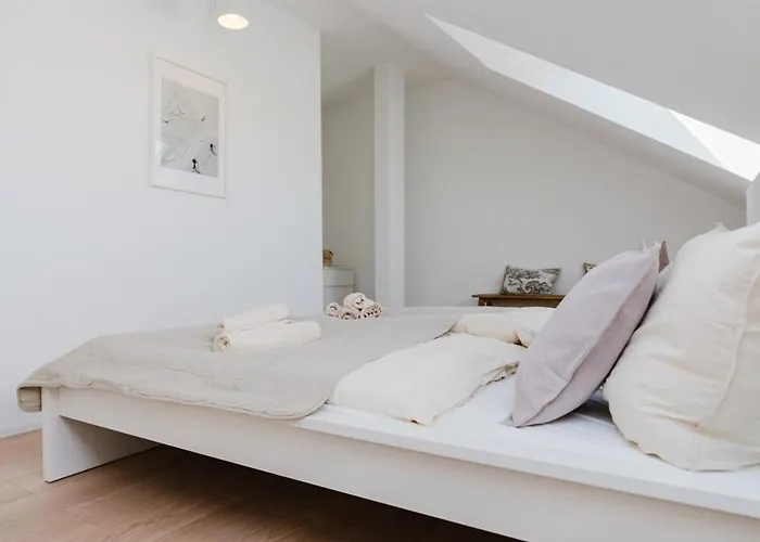 Apartman 3 Bedroom Penthouse - Whirlpool - Zentral - Kueche - Wifi - Kaffee - Geraeumig - Terrasse - Parkhaus