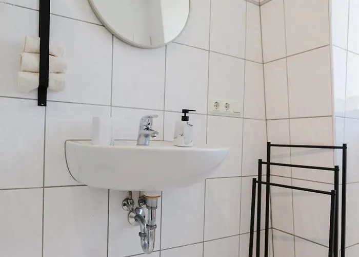 3 Bedroom Penthouse - Whirlpool - Zentral - Kueche - Wifi - Kaffee - Geraeumig - Terrasse - Parkhaus Apartman Wiesbaden